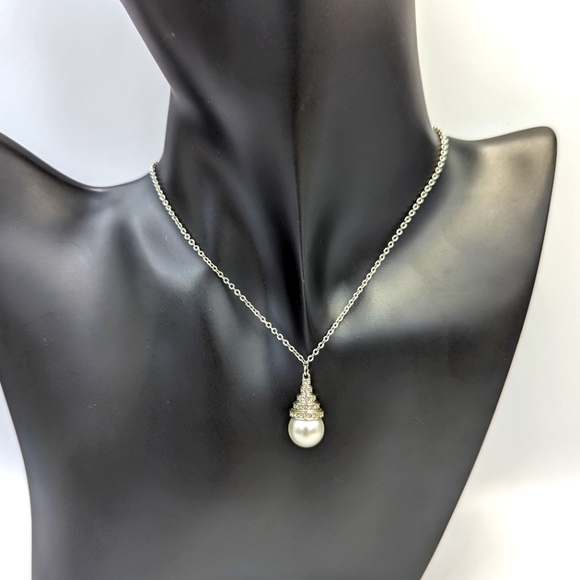 Beautiful SWAROVSKI Perpetual Drop Necklace 1106453 - Picture 1 of 9
